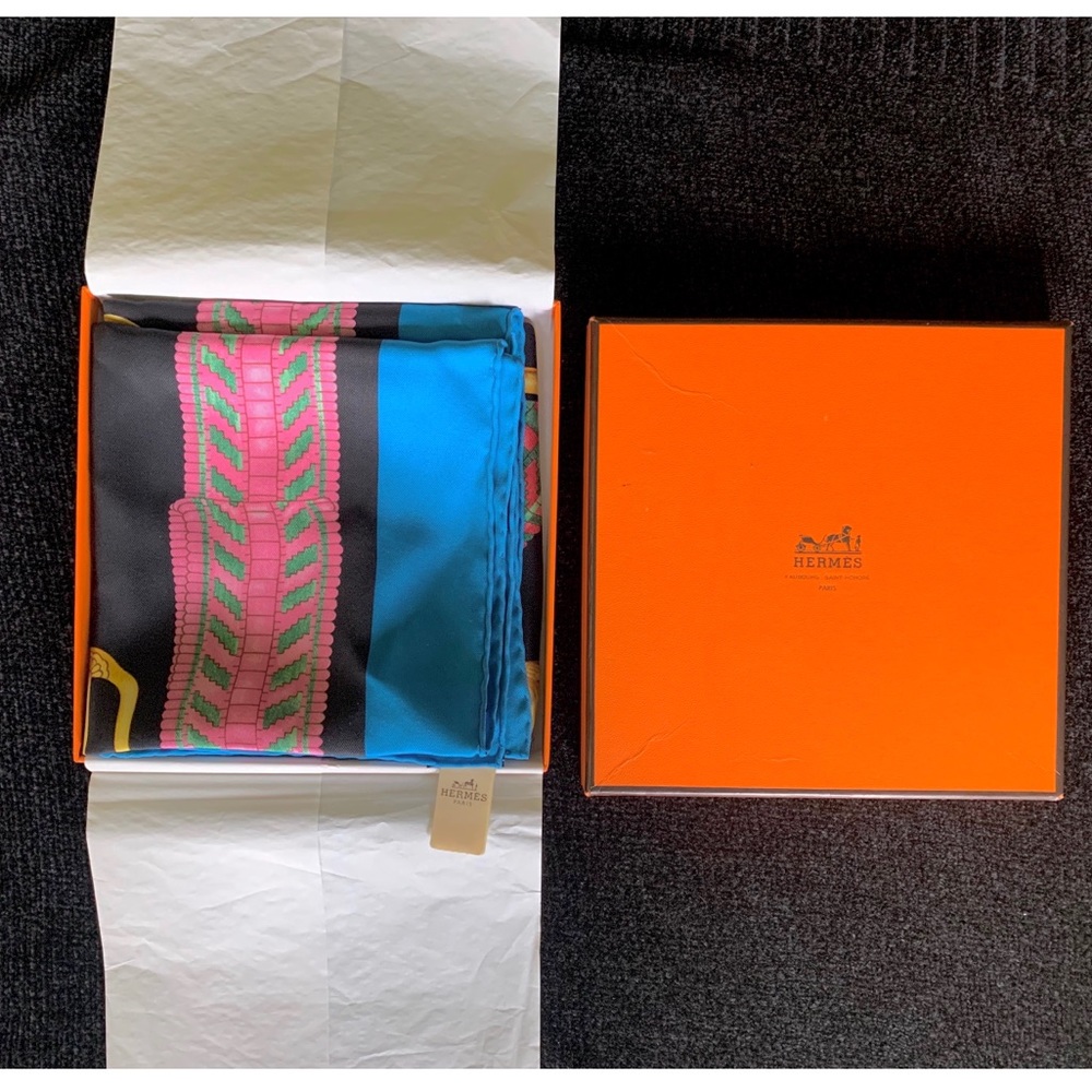 Brand new Hermès Silk scarf with tag still on!